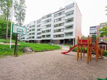 Suojaisa piha.