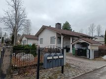 Julkisivu