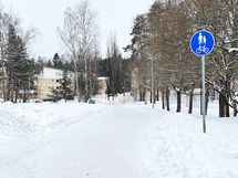 Talon lähellä on rauhallinen ulkoilureitti.