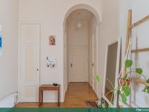 Eteisessä hyvin kaappi ja säilytystilaa