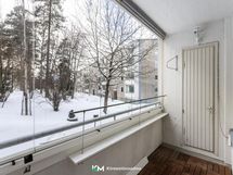 Parvekkeella oma säilytyskomero