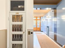 Taloyhtiössä on hissi