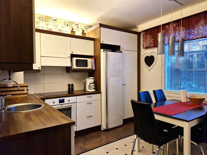 Kerrostalo, k,oh,3*mh,kph,eril.wc,vh,lp, 89 m², Pyhätön, Heinola