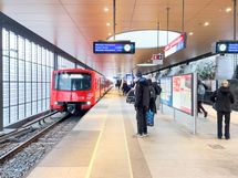 Siilitien metroasemalle kävelee alle viidessä minuutissa ja siellä on myös Alepan fillariparkki.