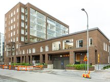 Julkisivu, kadun puoli.