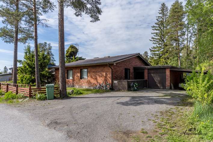 Omakotitalo, 3mh+k/oh+kph/s+wc+3×vh+ lämmin autotalli+autokatos, 106/127 m², Säästökallio, Aura