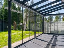 Lasitettu terassi