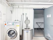 Yhtiössä on kaksi pesutupaa asukkaiden käyttöön.