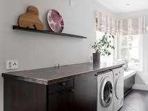 KHH on amerikkalaiseen tapaan keittiön vieressä.