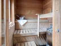 Piharakennuksen sauna