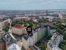 Pengerpuisto ja Torkkelinpuistikko ovat aivan asunnon vieressä. 