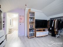 yläkerran makuuhuone 1