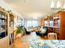 Kodin suuret neliöt takaavat tilavat huoneet.