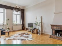 Olohuoneessa myös avotakka