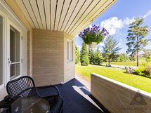 Näkymä alaparvekkeelta