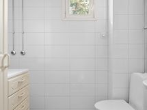 1. kerroksen erillinen wc