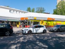 Lähikauppa Alepa palvelee 24 tuntia vuorokaudessa.