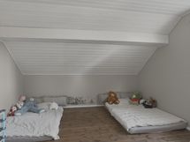 Yläkerran makuuhuone