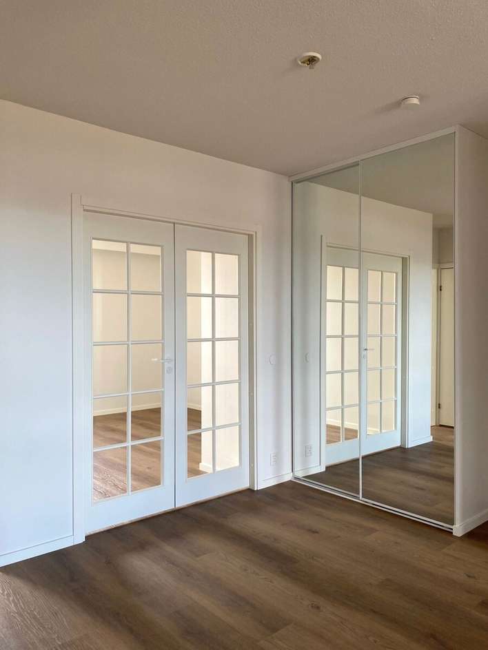 Kerrostalo, Oh+2mh+k+kph+vh+eteisaula+lasitettu parveke, 73 m², Kotkansaari – pohled 3
