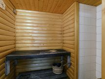 Kellarinkerroksen sähkösauna
