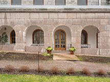 Asunnon privaatti loggia