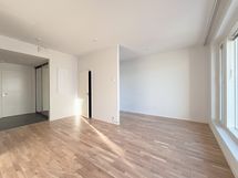 Alkovin leveys on 175cm, joten sinne mahtuu parisänkykin.