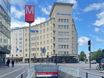 sekä Sörnäisten metroasema löytyvät vierestä.