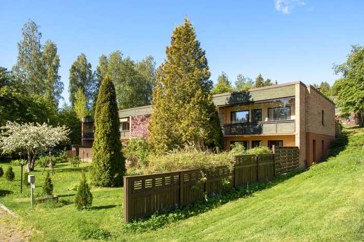 Rivitalo, 4h, avokeittiö, aula, sauna/kph, wc, vh, lasitettu parveke, 2 oleskelupiha-aluetta, 106 m², Jalkaranta, Lahti