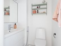 Wc lattiassa marokkolaista betonilaattaa