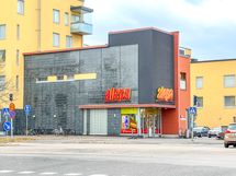 Kauppa n. 500 metrin päässä.