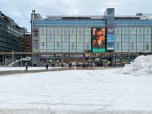 Kauppakeskus Kamppi ja metro n. 140 m päässä.