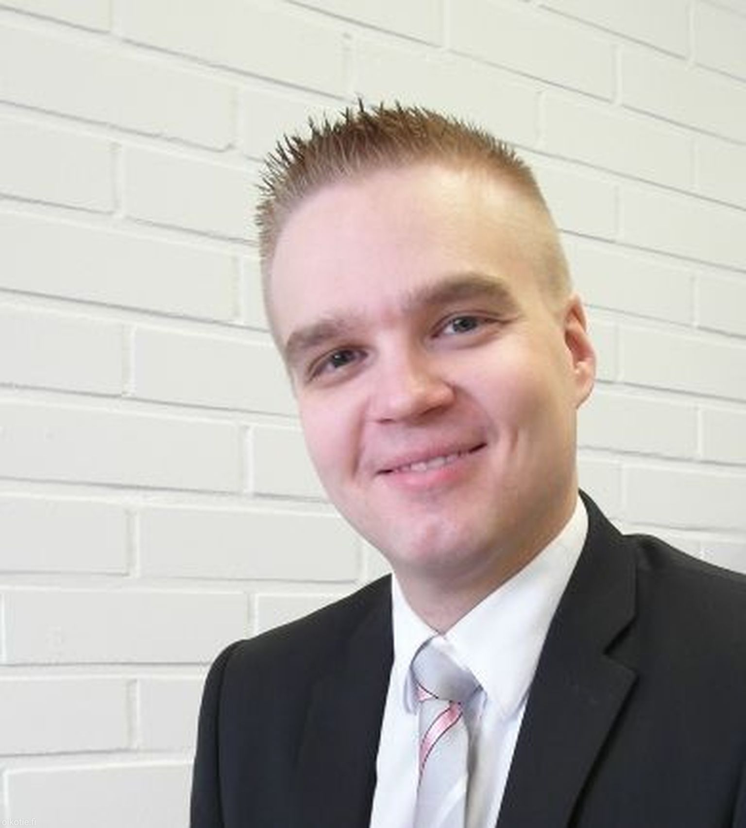 Pasi Siuvatti Kodinaika Oy LKV Oikotie Asunnot