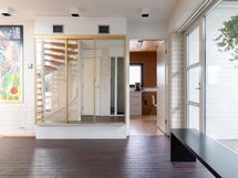 Keskikerroksen eteinen