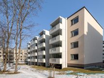 Julkisivu länteen