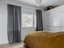 Yläkerran makuuhuone