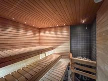 Taloyhtiön sauna kutsuu löylyihin.