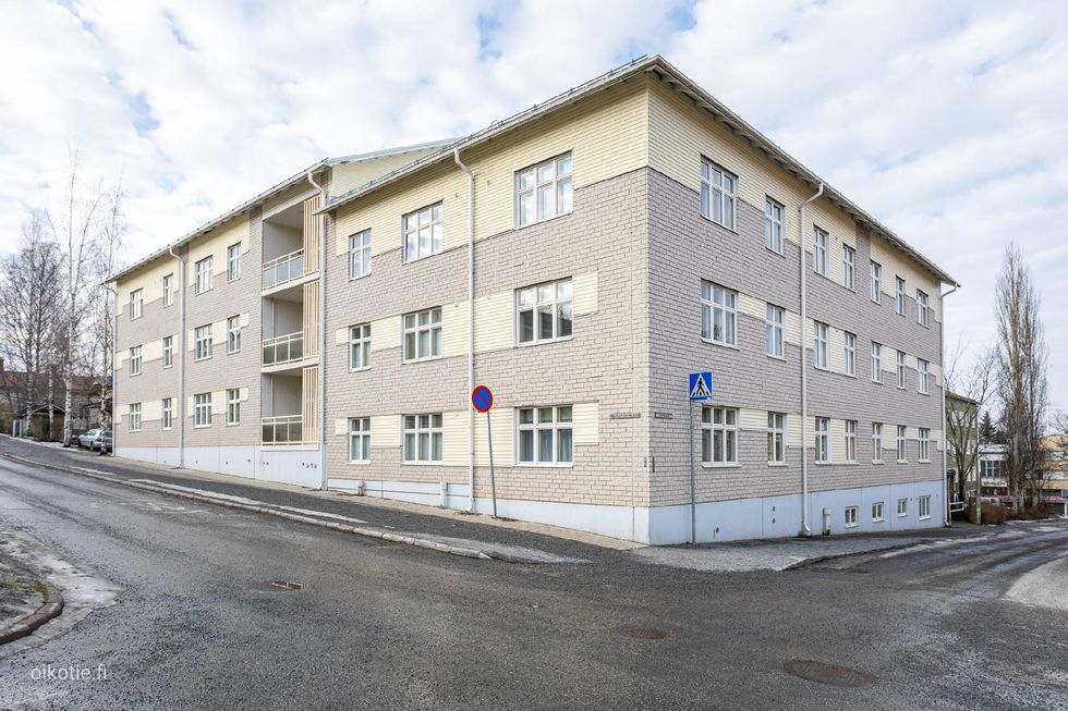Julkisivu