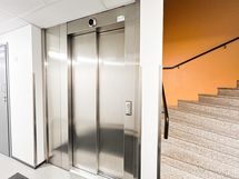 Taloyhtiössä on hissi.