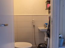 Erillinen wc