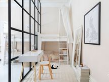 2. makuuhuone on jaettu kevyellä lasiseinällä