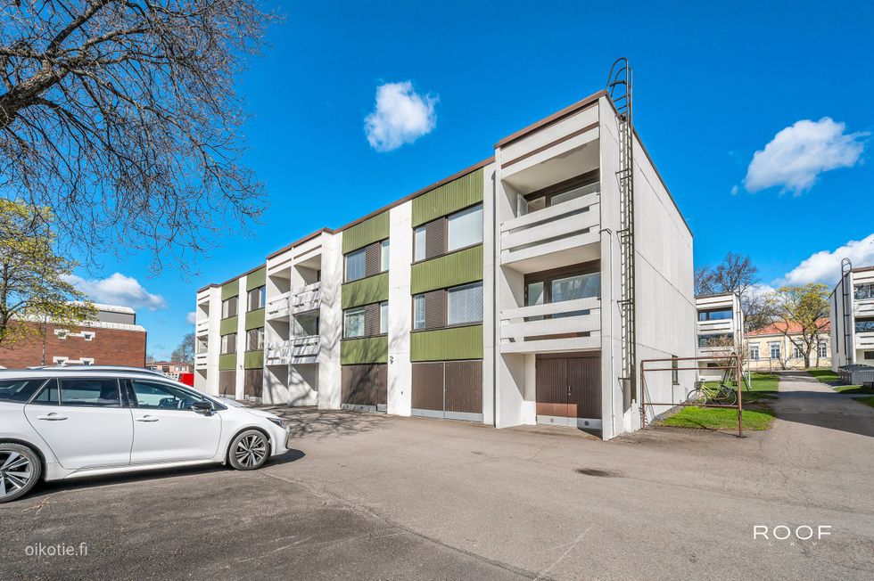 Latokartanonkatu 10 - Ladugårdsgatan 10