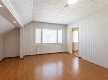 Yläkerran makuuhuone 1