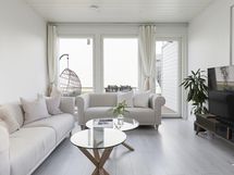 Olohuoneesta on käynti terassille