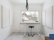 Kolmas makuuhuone soveltuu myös esim. työhuoneeksi.