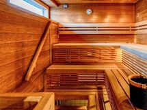 Taloyhtiön sauna.