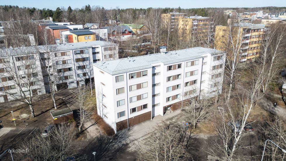 Julkisivu