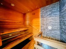Taloyhtiön sauna.