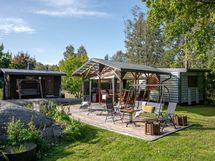 Jalassauna, paviljonki ja parakkimökki kiinteistöllä Kesäranta