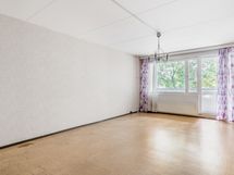 Olohuone suunta parvekkeelle