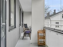 Koko asunnon pituinen parveke - Balkong längs hela bostaden